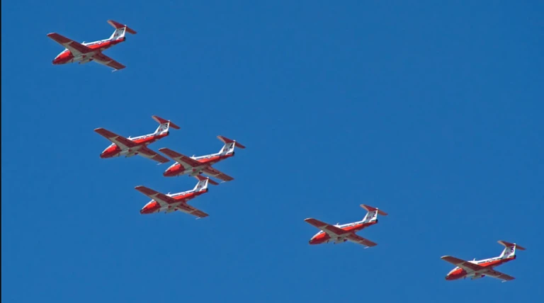 screencapture-images-rove-me-w-1920-q-85-g6ifboomztdgcfrem1wc-toronto-canadian-international-air-show-jpg-2024-09-01-20-03-40.webp