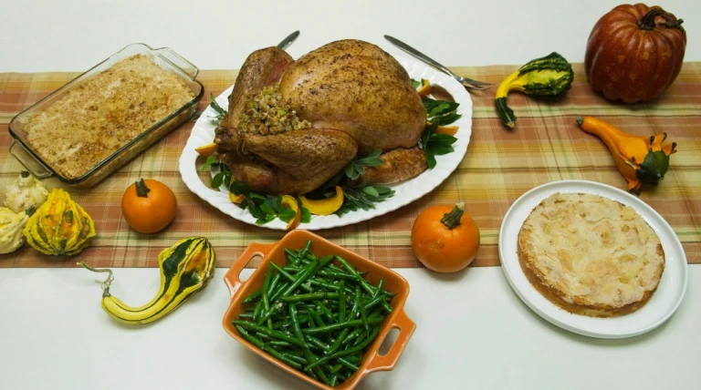 thanksgiving-turkey-dinner-1-7067918-1728489157395.webp